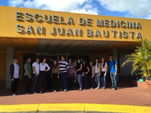 El propósito fundamental de la excursión fue proveerle a los asistentes la oportunidad de recibir orientación sobre la carrera de medicina.